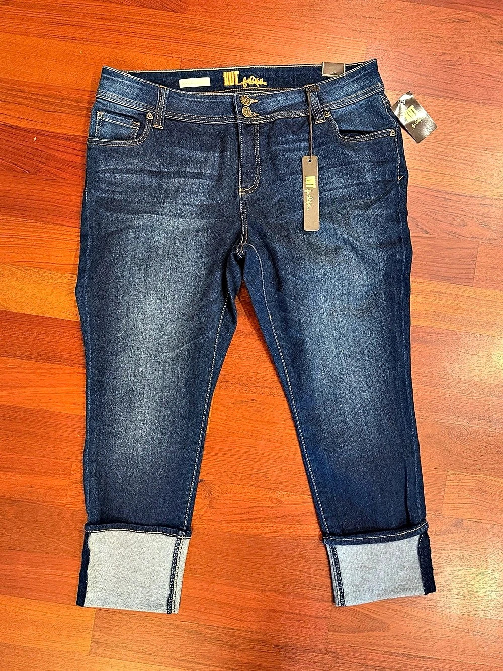 Kut from the Kloth Brand Cameron Straight Leg Cropped Jeans in Blue Size 14W NWT